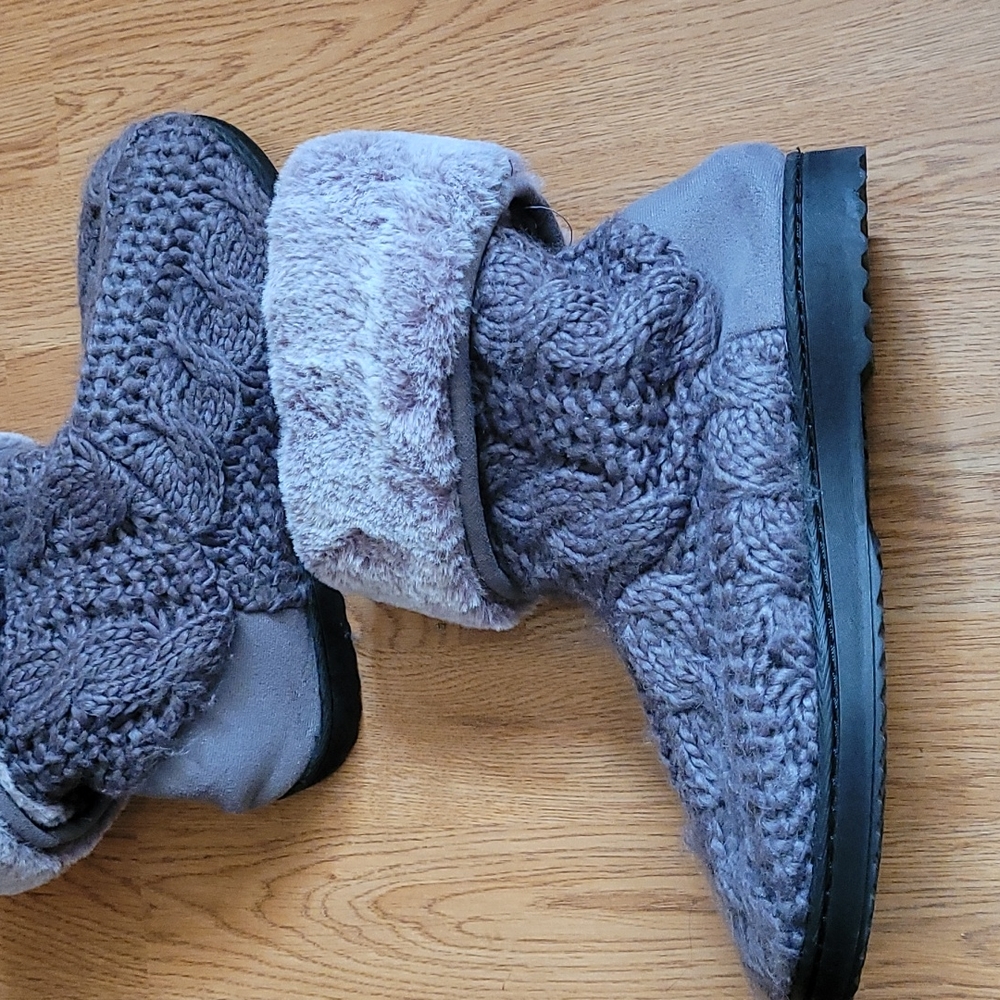 Slippers - Picture 4 of 6